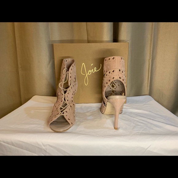 Joie Aeron - Picture 3 of 4